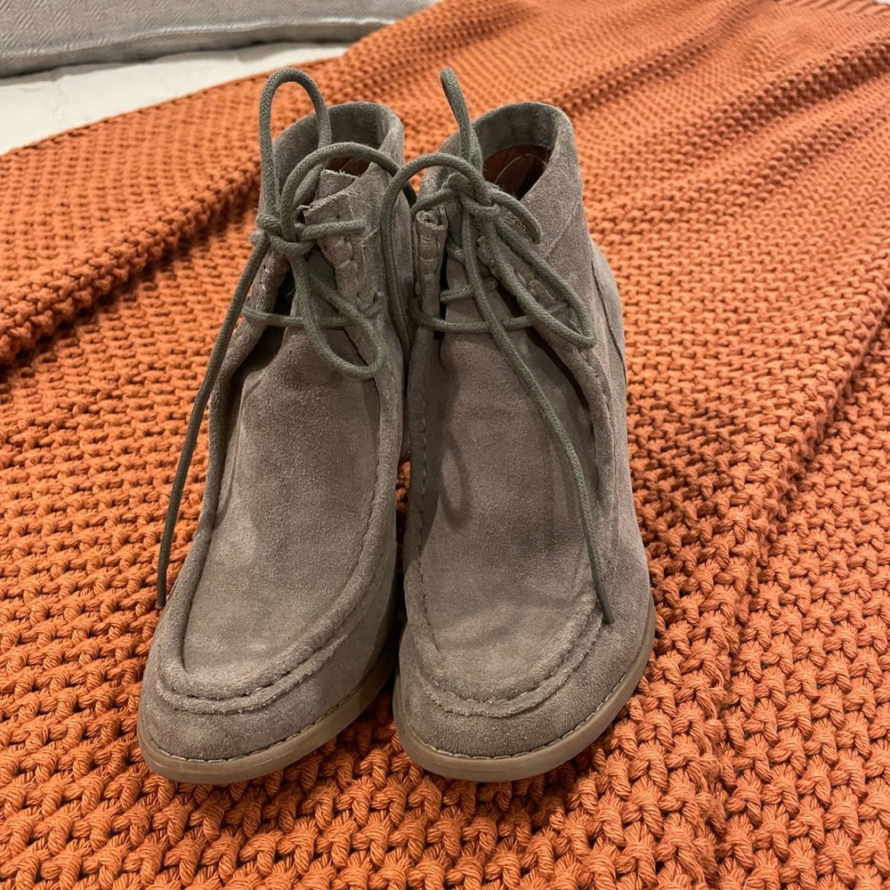 Lace up suede wedge booties Size 8 - Picture 2 of 8